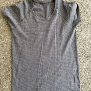 Lululemon swiftly tech short sleeve